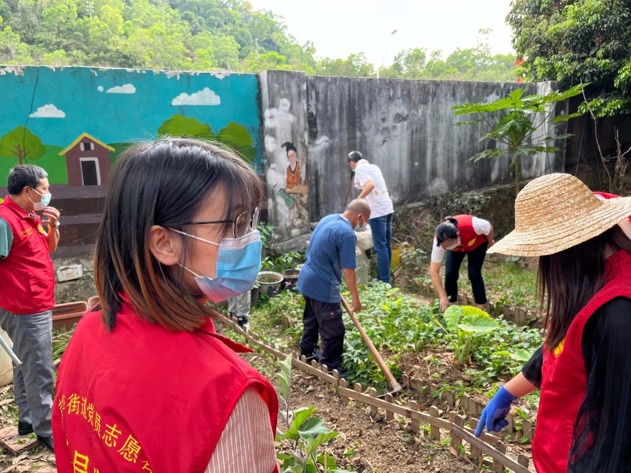 【党建】新动力展览入党积极分子参加吉华街道开展的“珍惜资源永续利用,绿化环境净化心灵”主题党日志愿活动(图3) 【党建】新动力展览入党积极分子参加吉华街道开展的“珍惜资源永续利用,绿化环境净化心灵”主题党日志愿活动(图3)