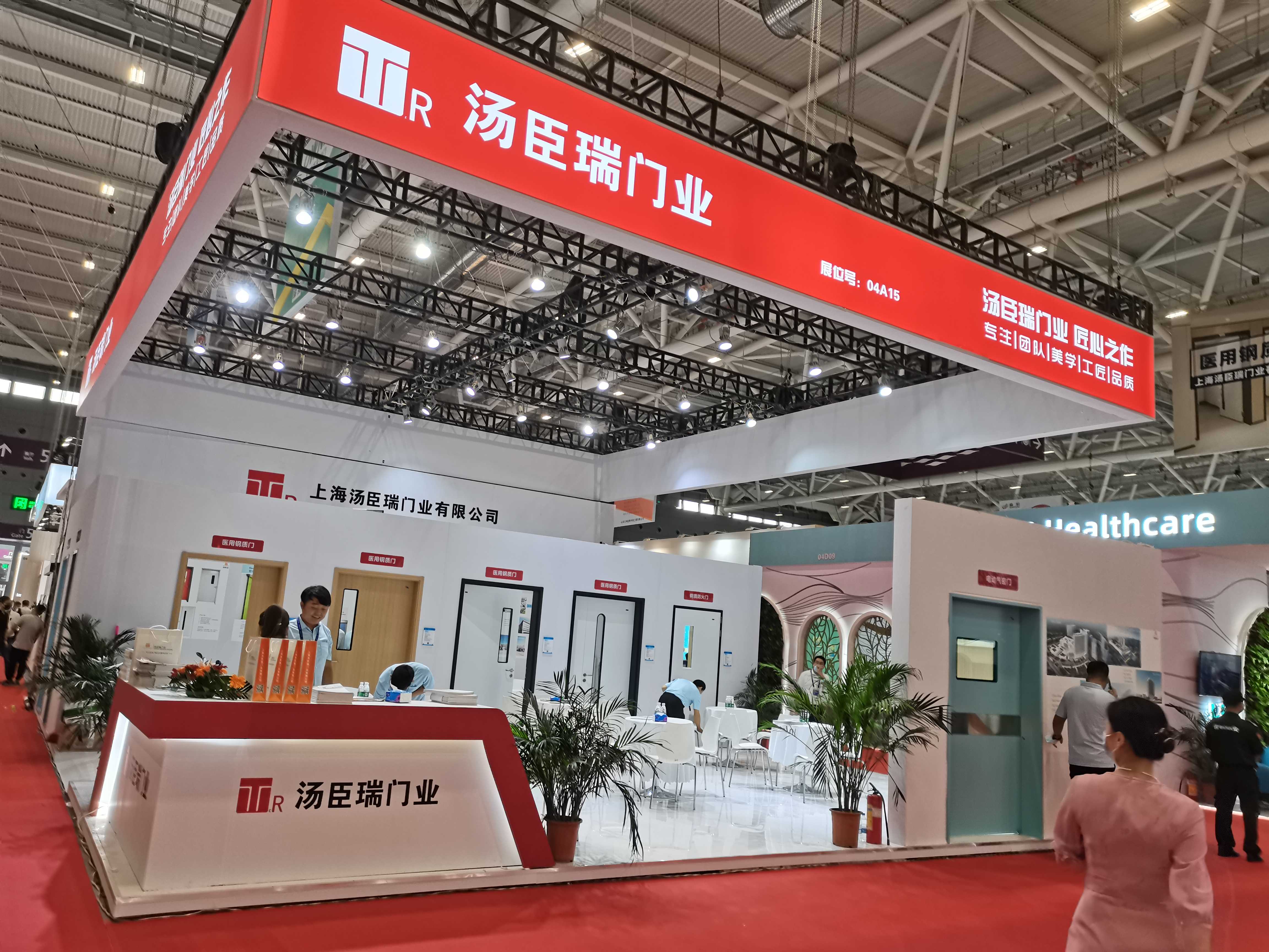 深圳特装展台搭建设计_在设计的时候一定要注意结构的严谨性,要根据展览的主题来搭建(图1)