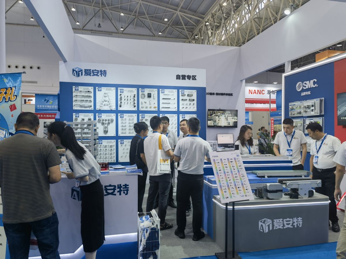 美国展台装修技巧：专业施工指南